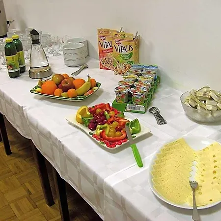 Fruehstueckspension Leopold Janu Bed & Breakfast 3*