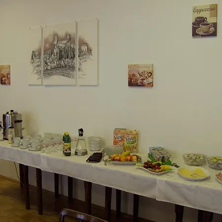 Bed & Breakfast Fruehstueckspension Leopold Janu