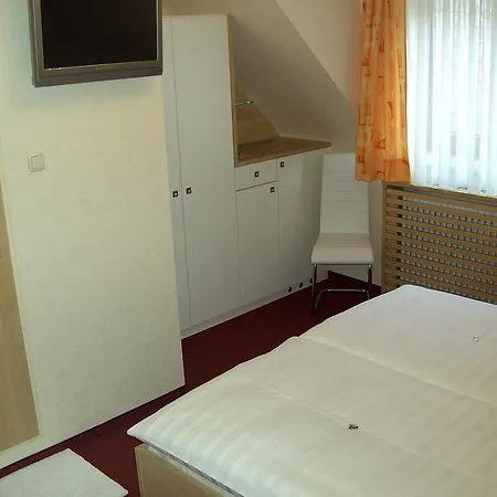 Bed & Breakfast Fruehstueckspension Leopold Janu