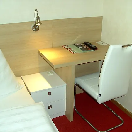 Bed & Breakfast Fruehstueckspension Leopold Janu Senftenberg