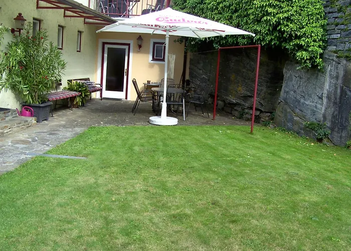 Fruehstueckspension Leopold Janu 住宿加早餐酒店 3*