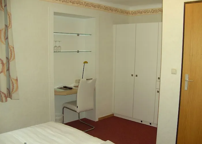 Fruehstueckspension Leopold Janu Senftenberg